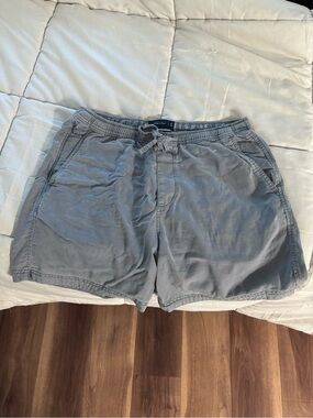 Abercrombie & Fitch Men's Light Gray Drawstring Athletic Shorts